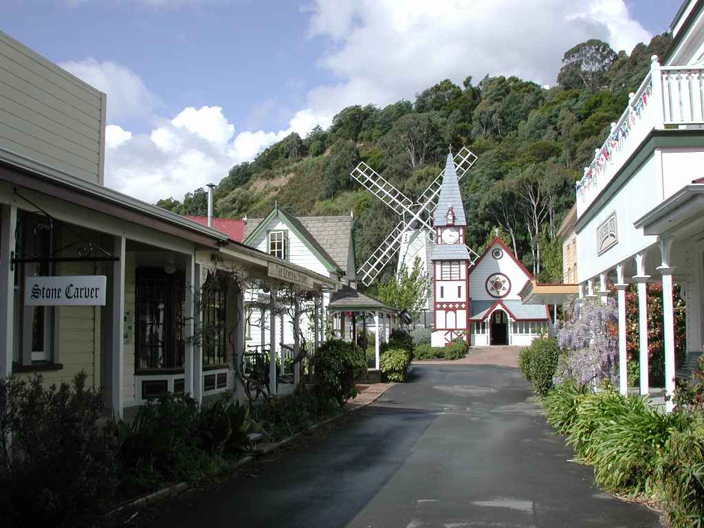 Founders Heritage Park By Pseudopanax at English Wikipedia - Own work, Public Domain, https://commons.wikimedia.org/w/index.php?curid=22237521 - Living in The 16 Regions of New Zealand