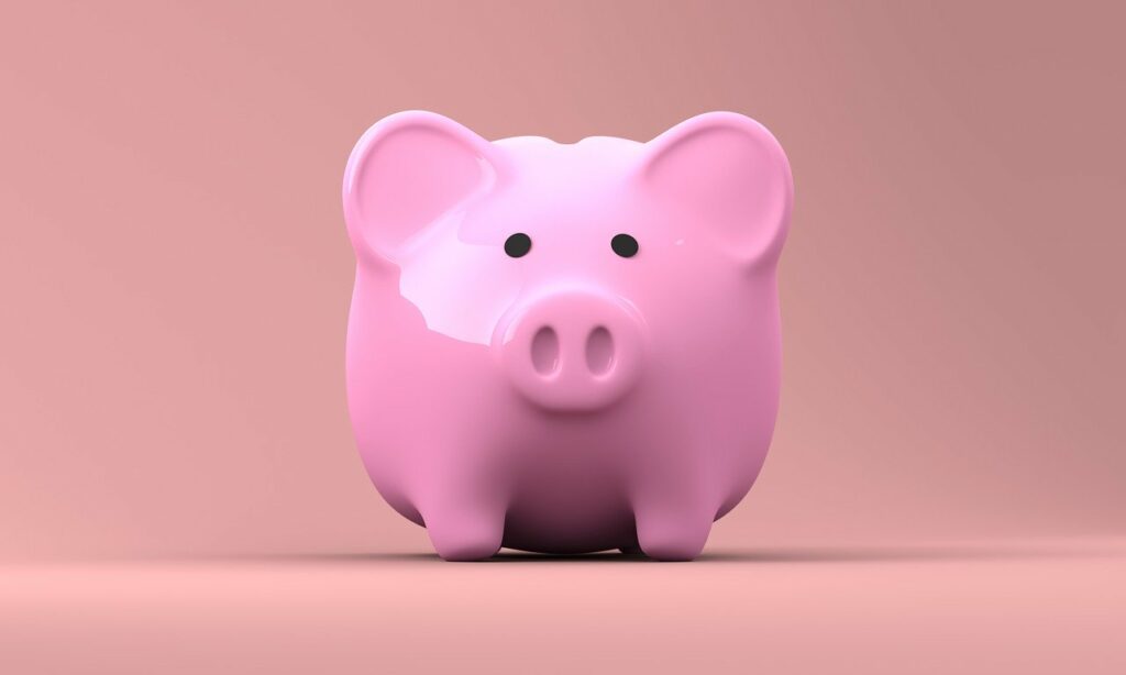 What happens to British pensions and retirement plans after Brexit? - Image of a piggy bank