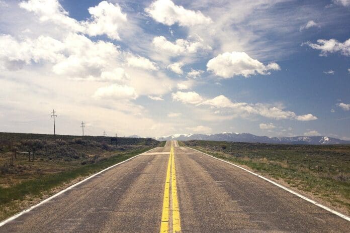 Road in the USA - Driving in the US - Moving to the USA