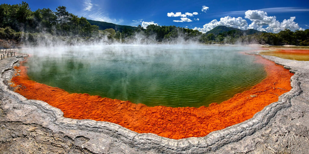 Thermal lake Champagne Pool at Waiotapu - New Zealand 