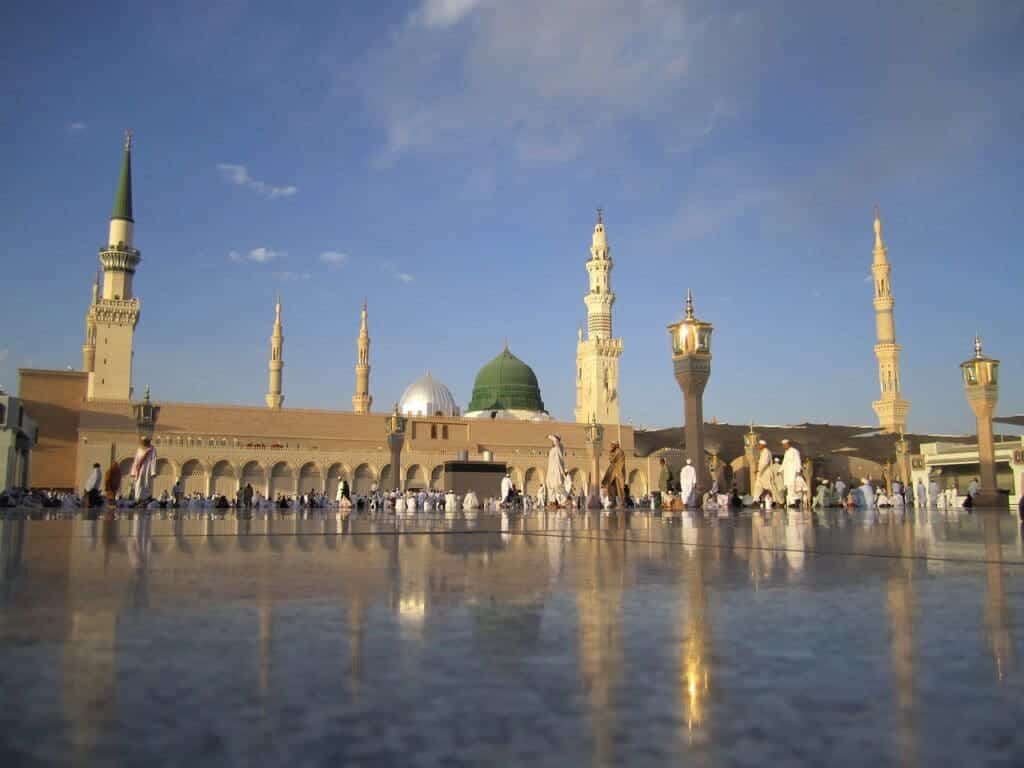 International removals from London to Saudi Arabia with 1st Move - Saudi Arabia Mosque